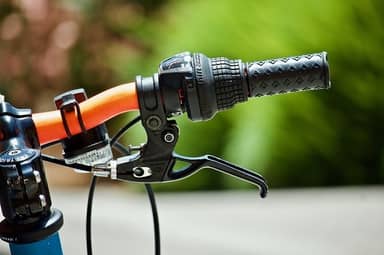 Tay Phanh Xe Đạp Đường Phố: Lựa Chọn Tốt Nhất Cho Sự An Toàn Và Tiện Lợi