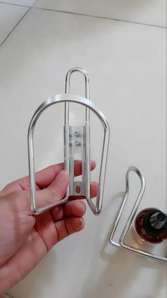 Tại sao giá đỡ bình nước thời trang cho xe đạp lại là xu hướng hiện nay?