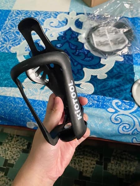 Giá đỡ bình nước giá rẻ cho xe đạp có thực sự chất lượng như quảng cáo?