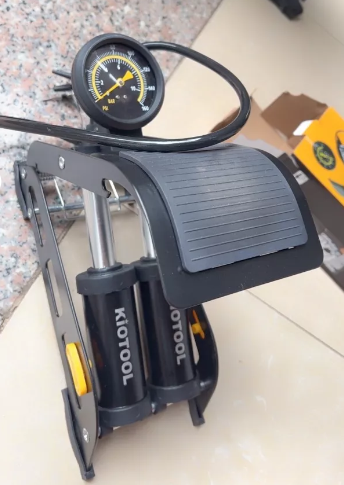 Bơm Hơi Đạp Chân 2 Ống Xilanh Kiotool – Giải Pháp Đa Năng Cho Mọi Tình Huống Khẩn Cấp