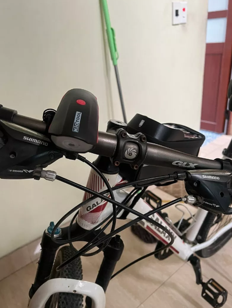 ĐÈN CHIẾU SÁNG CHO XE ĐẠP KIOTOOL – GIẢI PHÁP TOÀN DIỆN VỚI ĐÈN LED SIÊU SÁNG, CÒI CẢNH BÁO VÀ PIN SẠC USB
