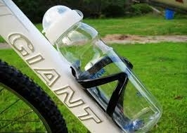 Tại sao giá đỡ bình nước nhẹ nhàng là phụ kiện không thể thiếu cho bạn?