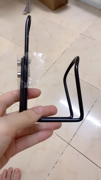 Giá đỡ bình nước inox cho xe đạp có thật sự chống gỉ sét theo thời gian?